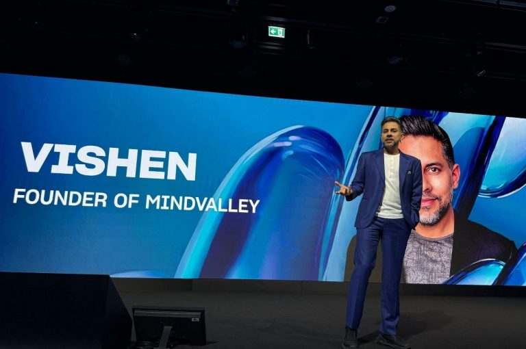 Vishen Lakhiani at stage